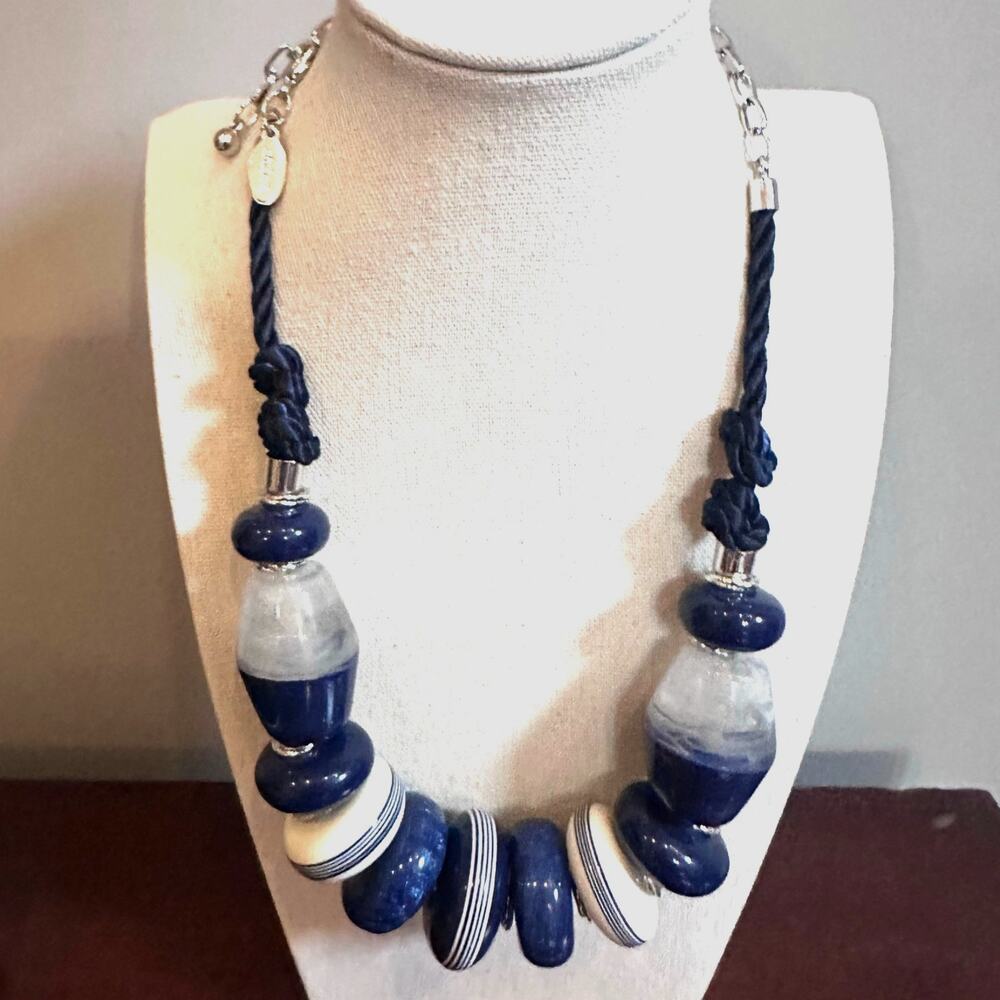 Chicos Blue White Beaded Statement Necklace Chunky Nautical Oversized Jewelry - Picture 7 of 7